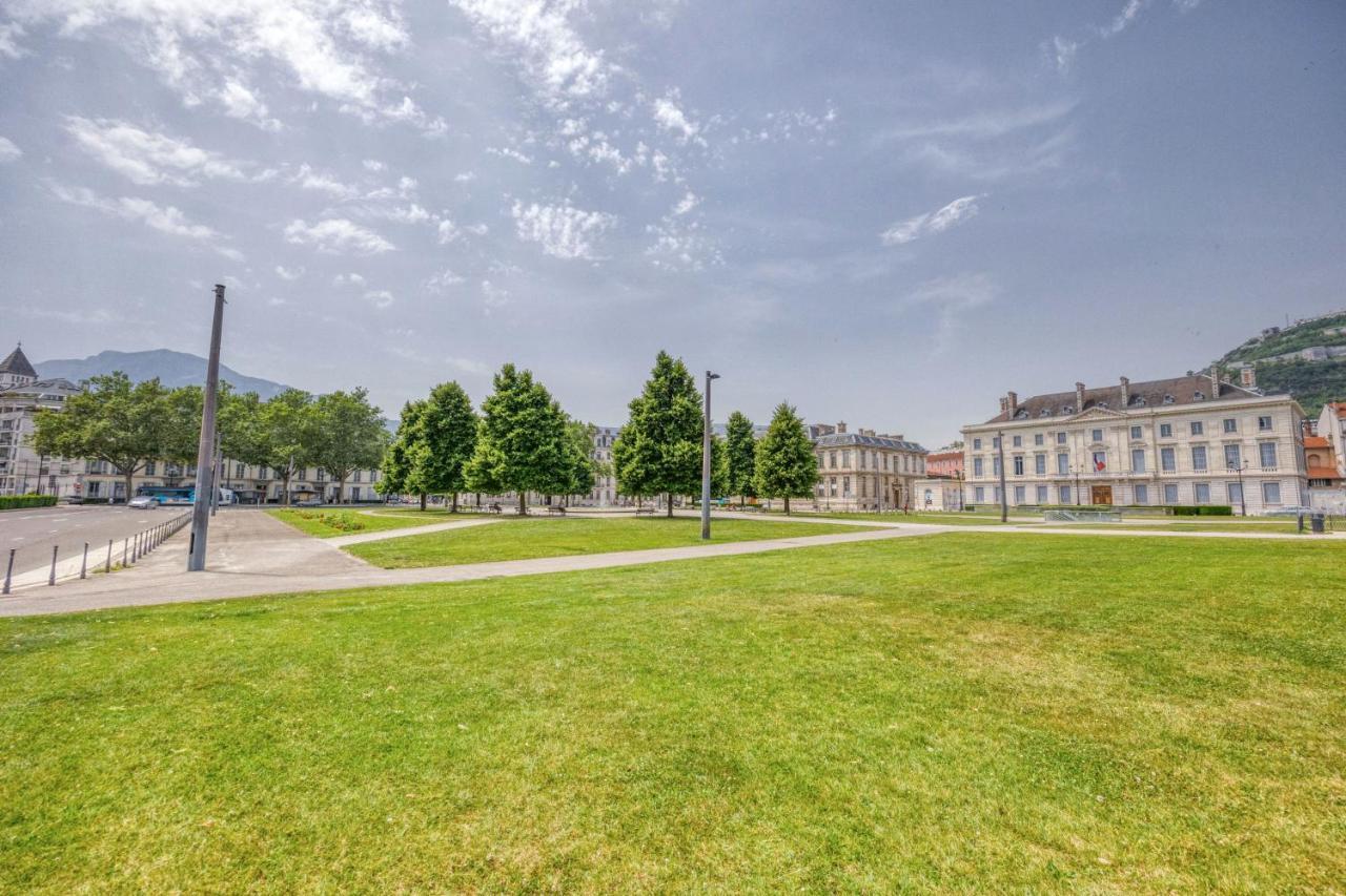 Libertad - Verdun Grenoble Exterior photo
